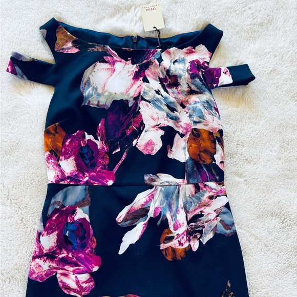 Trina Turk Adley Cut Out Shoulder Floral Dress - Picture 5 of 10